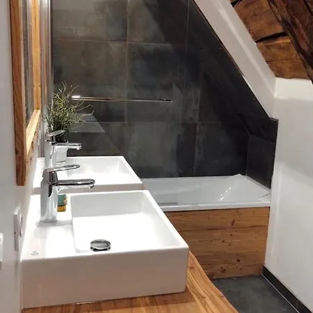 Les Granges De Clarabide בית נופש *