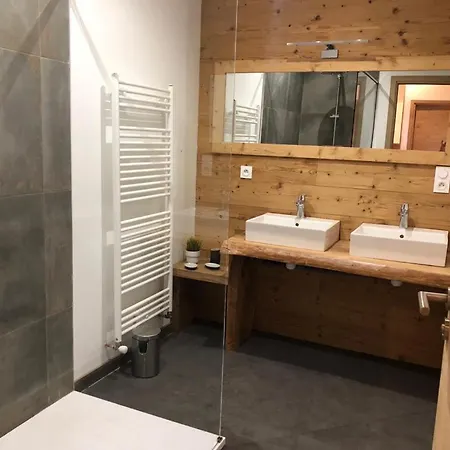 Les Granges De Clarabide בית נופש לודנוויל