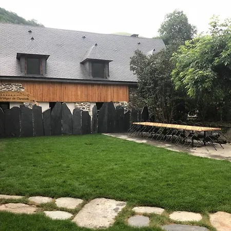 Les Granges De Clarabide לודנוויל