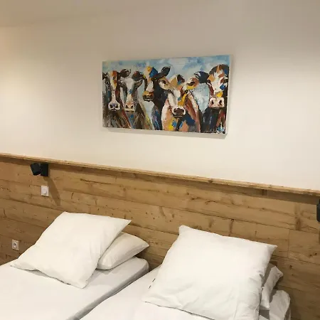 Les Granges De Clarabide בית נופש *